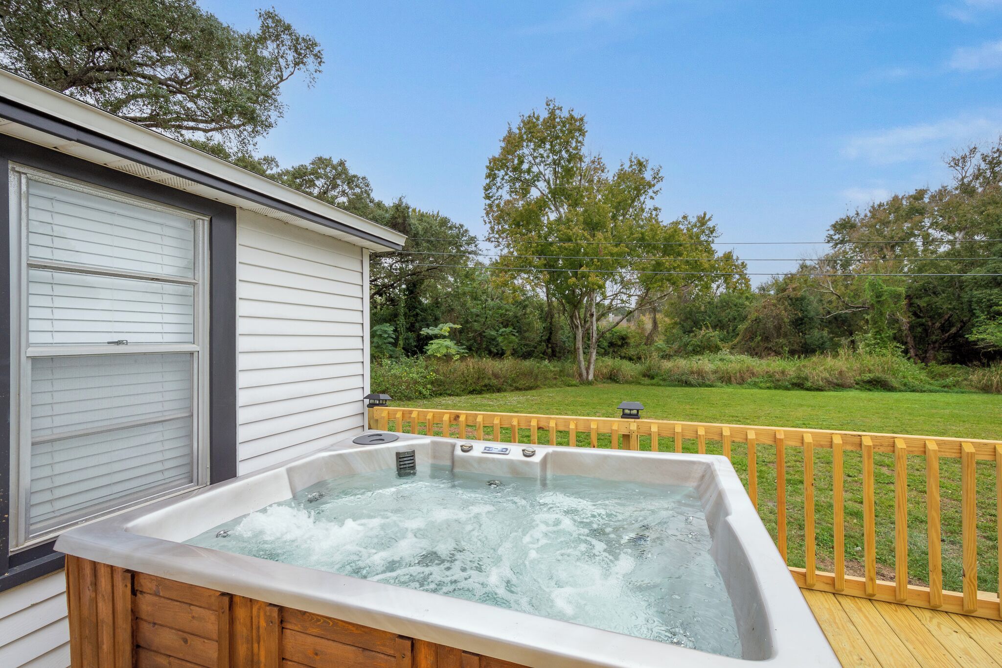 Outdoor spa tub
