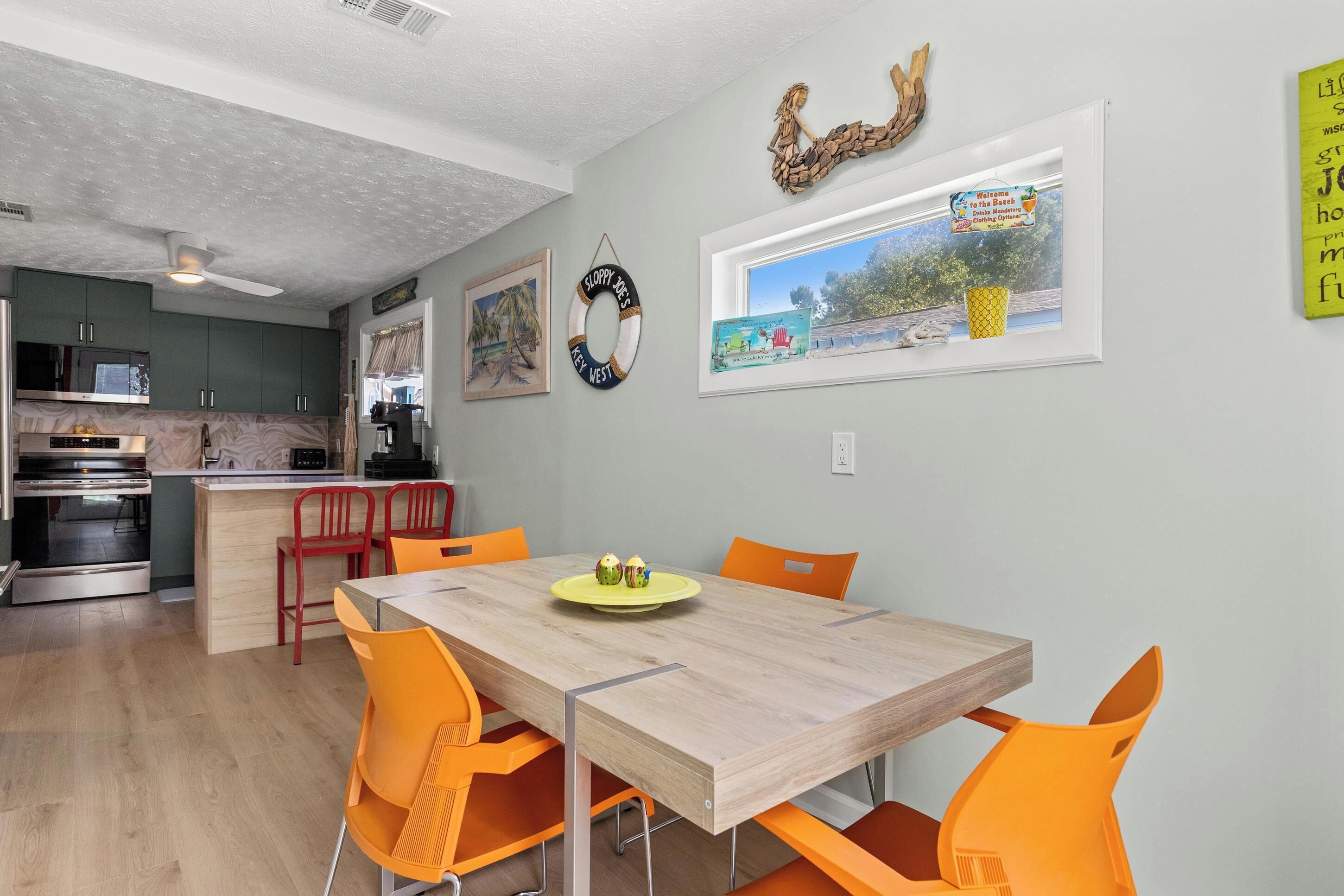 House | In-room dining