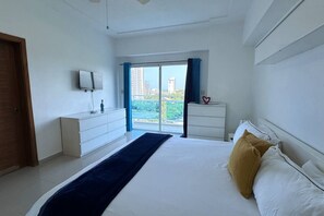 1 bedroom, desk, iron/ironing board, WiFi