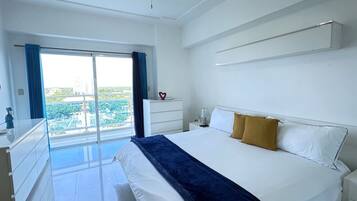 1 habitación, escritorio, tabla de planchar con plancha y wifi