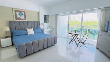 1 slaapkamer, een bureau, een strijkplank/strijkijzer, wifi