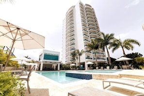 Pool - Beachside GateAway Apartment in Juan Dolio (Playa Juan Dolio San Pedro de Macoris)