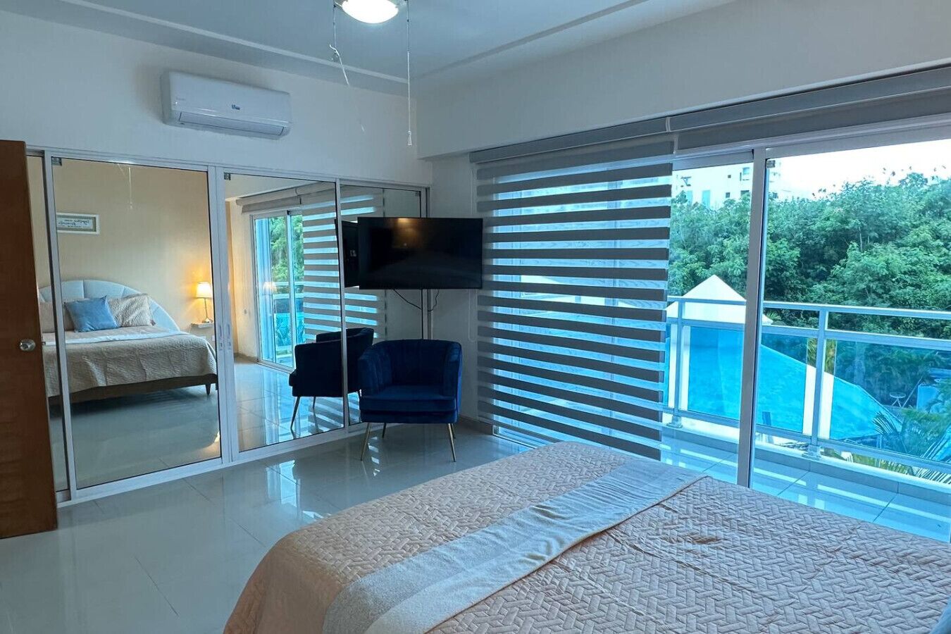 1 habitación, escritorio, tabla de planchar con plancha y wifi gratis 