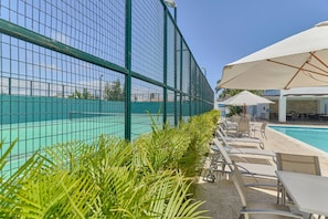 Outdoor dining - Beachside GateAway Apartment in Juan Dolio (Playa Juan Dolio San Pedro de Macoris)