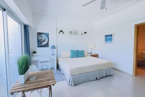 1 habitación, escritorio, tabla de planchar con plancha y wifi 