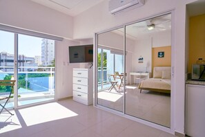 1 bedroom, desk, iron/ironing board, WiFi