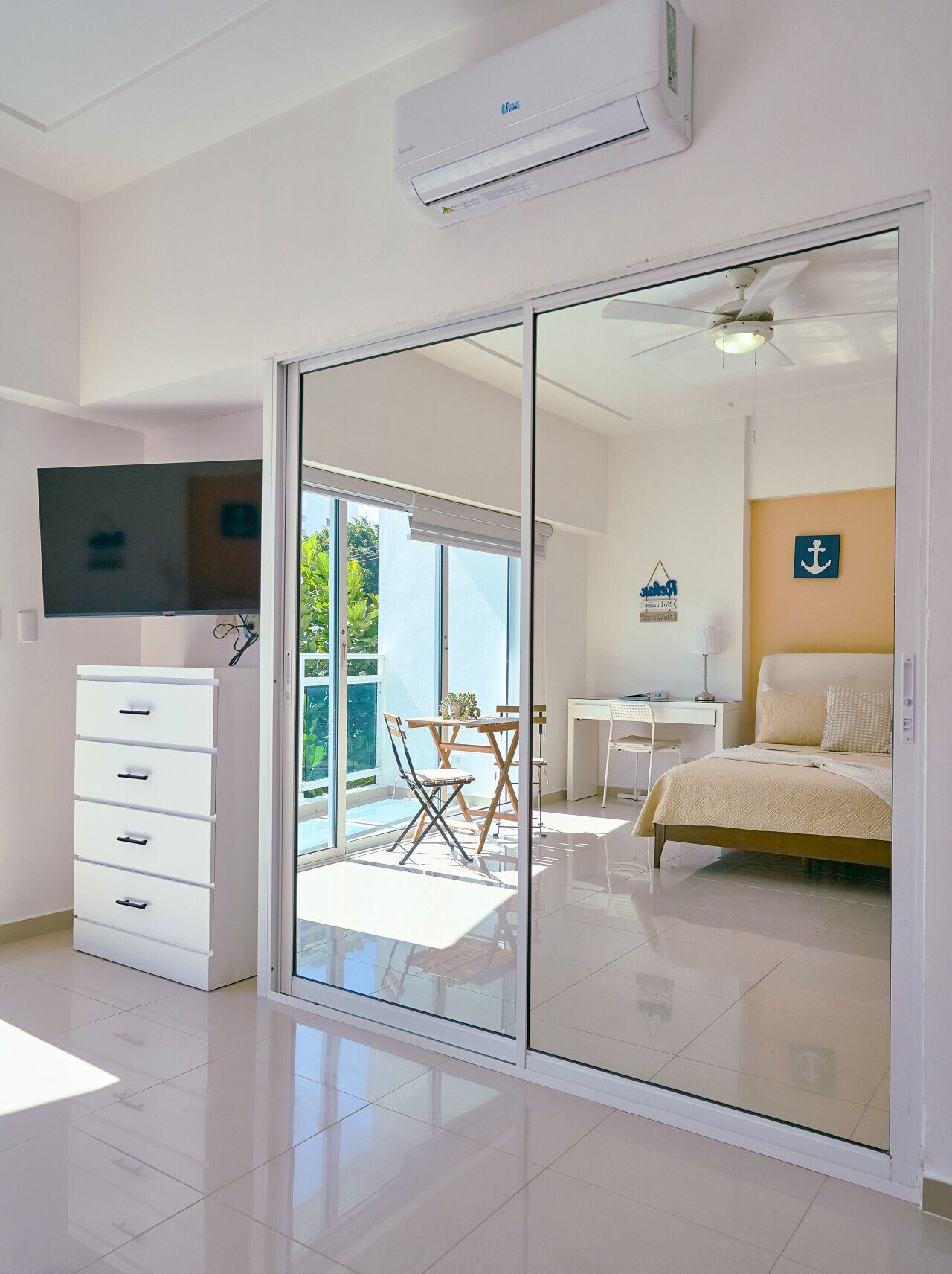 1 bedroom, desk, iron/ironing board, WiFi