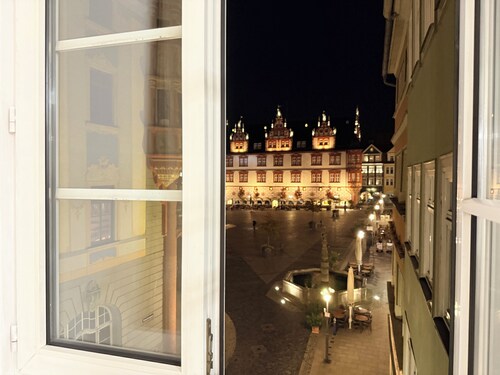 DREAMZzz Suite mit Blick auf den Marktplatz l Zentrum