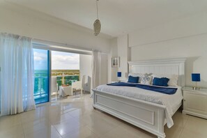 2 bedrooms, desk, iron/ironing board, WiFi - Sunset View 2BR Apartamento Juan Dolio Las Velas (Playa Juan Dolio San Pedro de Macoris)