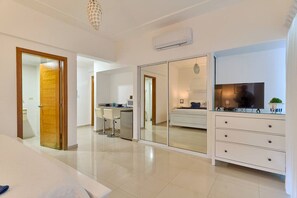 2 bedrooms, desk, iron/ironing board, WiFi - Sunset View 2BR Apartamento Juan Dolio Las Velas (Playa Juan Dolio San Pedro de Macoris)