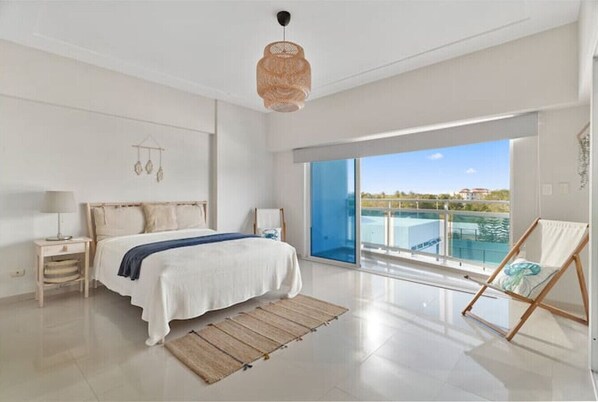 1 bedroom, desk, iron/ironing board, WiFi