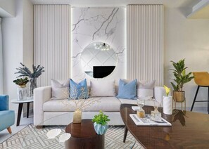 TV, ping pong, stereo