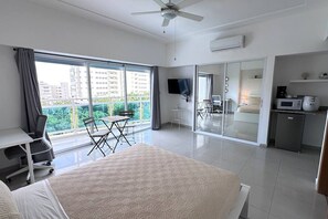 1 bedroom, desk, iron/ironing board, WiFi