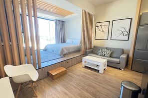 1 bedroom, desk, iron/ironing board, WiFi