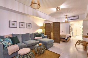 1 bedroom, desk, iron/ironing board, WiFi