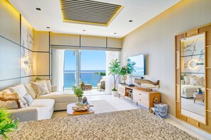 TV, table tennis, stereo