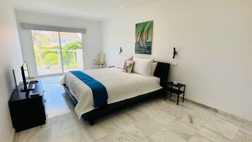 1 slaapkamer, een bureau, een strijkplank/strijkijzer, gratis wifi