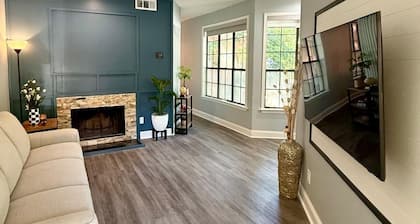 Modern Midtown Studio-Steps from Piedmont Park-Free Parking