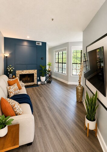 Stylish Midtown Atlanta Studio •Walk to Piedmont Park+ Free Covered Parking