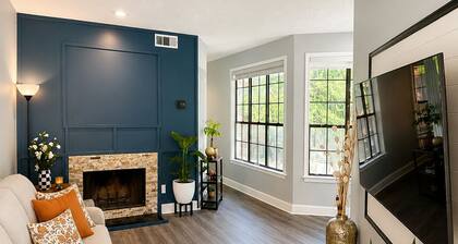 Stylish Midtown Atlanta Studio •Walk to Piedmont Park+ Free Covered Parking