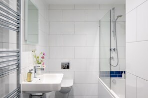 Hair dryer - 3 The Boatyard - sleeps 8 guests  in 4 bedrooms (Kingsbridge)