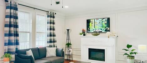 Smart-tv en een open haard