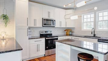 Mikrobølgeovn, ovn, kogeplade, opvaskemaskine