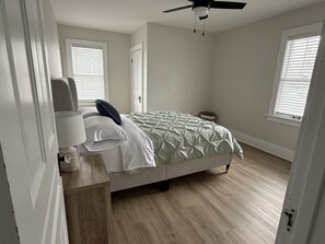 5 bedrooms, iron/ironing board, free WiFi, bed sheets