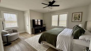 5 bedrooms, iron/ironing board, free WiFi, bed sheets