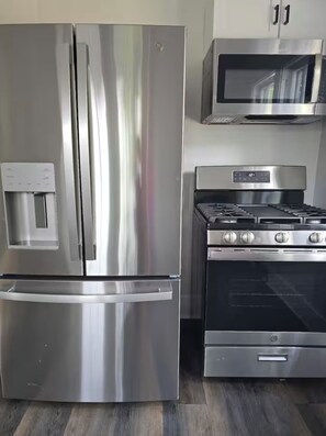 Microwave, oven, stovetop, dishwasher
