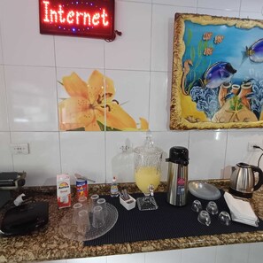 Daily buffet breakfast (BRL 25.00 per person)