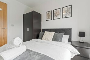 3 bedrooms, free WiFi, bed sheets - Windrush Grove Retreat in Birmingham (Birmingham)