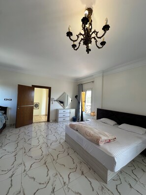 2 bedrooms, in-room safe, iron/ironing board, bed sheets