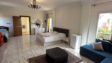 2 bedrooms, in-room safe, iron/ironing board, bed sheets