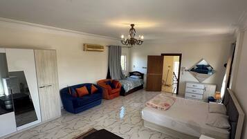 2 bedrooms, iron/ironing board, bed sheets