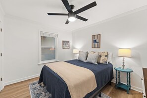 2 bedrooms, iron/ironing board, free WiFi, bed sheets