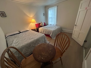 1 chambre, fer et planche à repasser, accès au Wi-Fi (inclus)