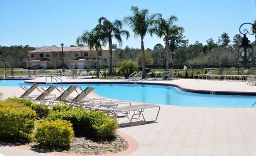 Family Retreat w/ Pool & Gym in Kissimmee 