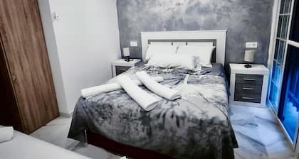 Airbhouse Prívate Rooms & Triana