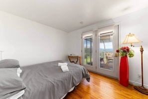 5 quartos, ferros/tábuas de passar roupa, Wi-Fi, roupa de cama