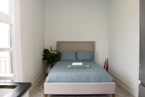 WiFi, bed sheets