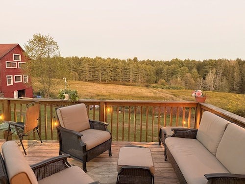 Cozy Catskills Farmhouse with Wood-Fired Hot Tub near Bethel Woods