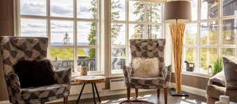 Mountain Cabin in Valdres with Fireplace | Classic and Cozy Style