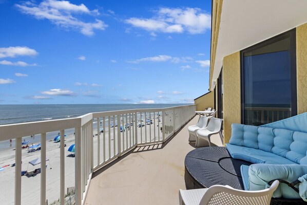 Property grounds - Oceanfront luxury penthouse suite with access to two pools (Folly Beach)