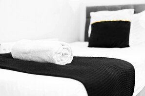 4 soveværelser, skrivebord, strygejern/strygebræt, weekendseng