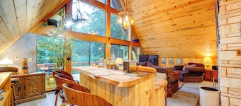 Explore Mt St Helens: A-Frame Chalet w/ Deck!