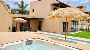 House | Bahagian luar