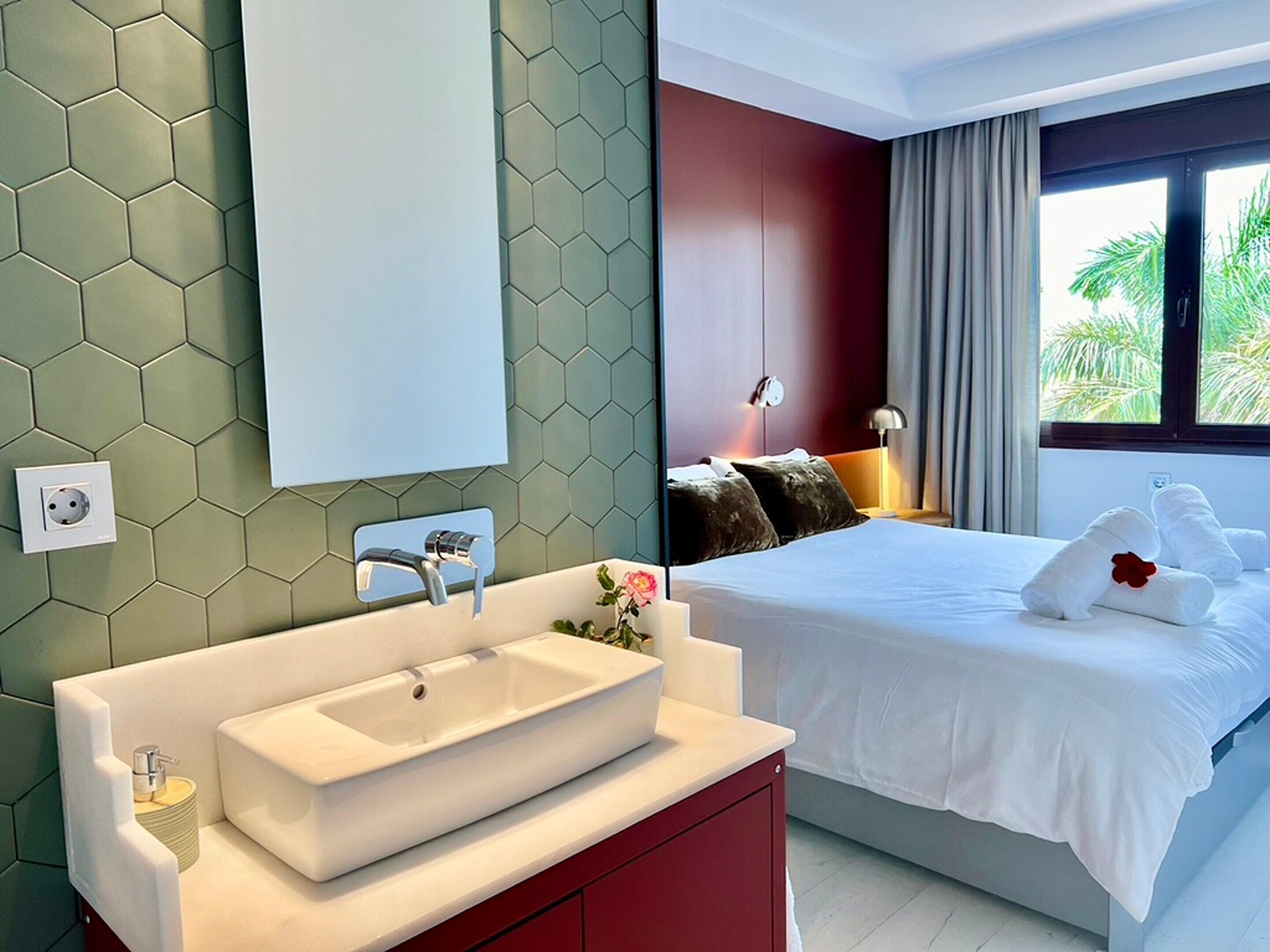 3 bedrooms, individually furnished