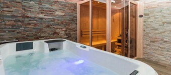 Spacious cottage with spa and swimming pool near Honfleur, Normandy