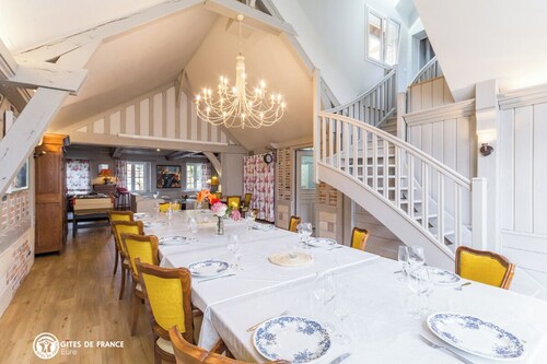 Spacious cottage with spa and swimming pool near Honfleur, Normandy